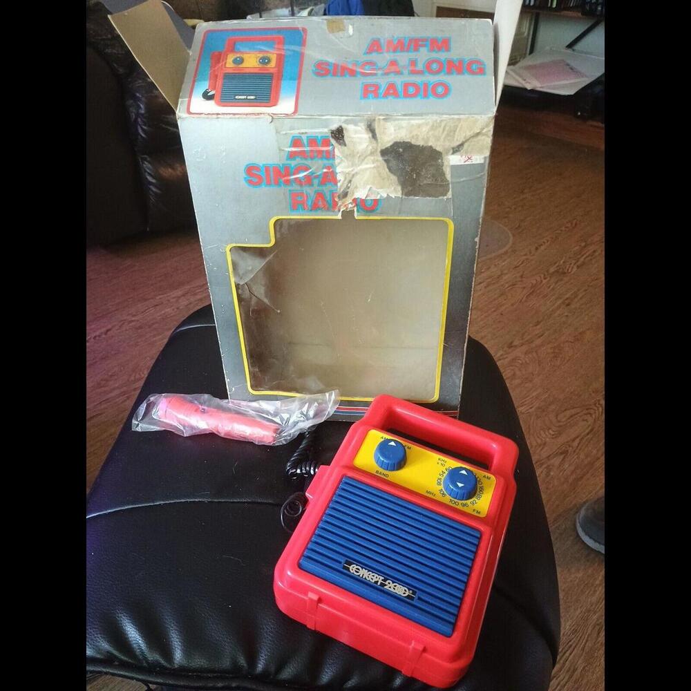 RARE VINTAGE - MY OWN TOY AM FM RADIO MO1615 CONCEPT 2000 WITH MICROPHONE